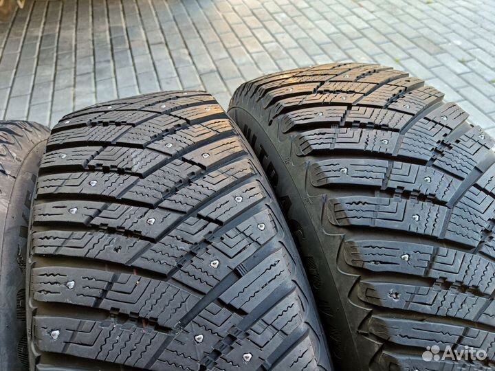 Goodyear UltraGrip Ice Arctic SUV 225/65 R17