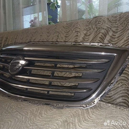 Решетка радиатора аригинал равонр4