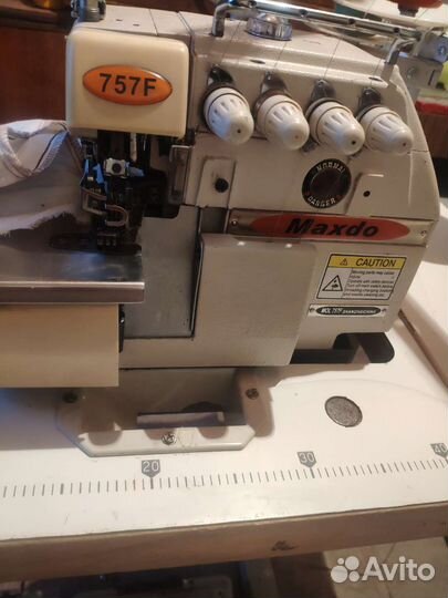 Продам промышленный коверлок Maxdo 757F