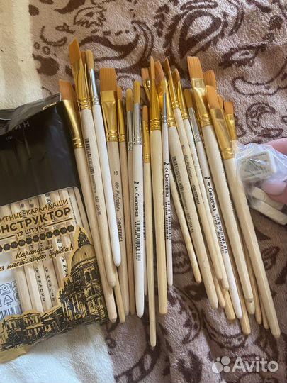 Мольберт кисти краски холст набор художественный