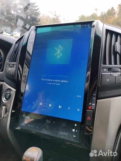 Головное устройство в стиле Tesla для Toyota LC200