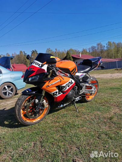 Honda cbr 1000rr fireblade