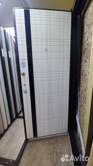 Дверь входная