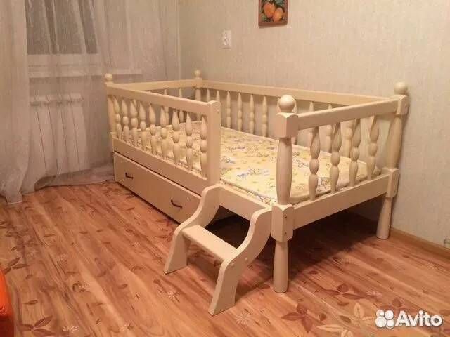 Детская кровать из массива сосны