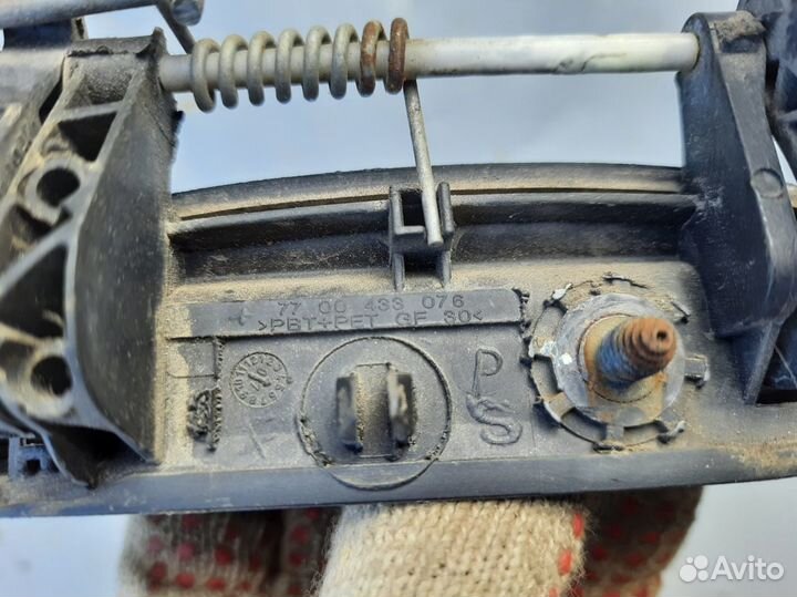 Ручка правой двери Рено Логан