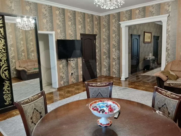 Дом 220 м² на участке 2,5 сот.