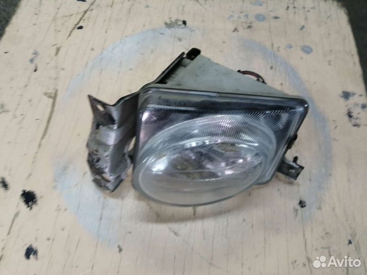 Фара противотуманная правая Mitsubishi Galant