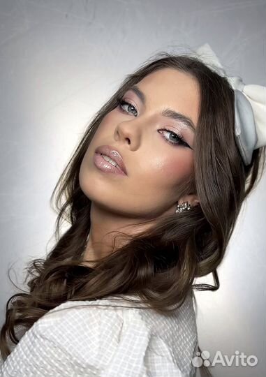 Модель на макияж визажист