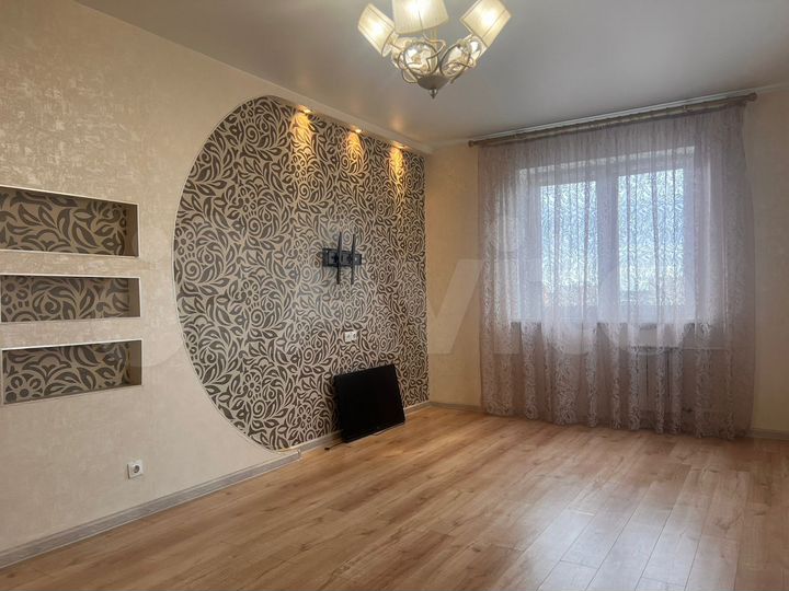 2-к. квартира, 77 м², 9/17 эт.