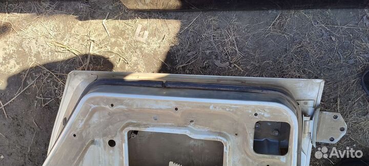 Двери газ 31105