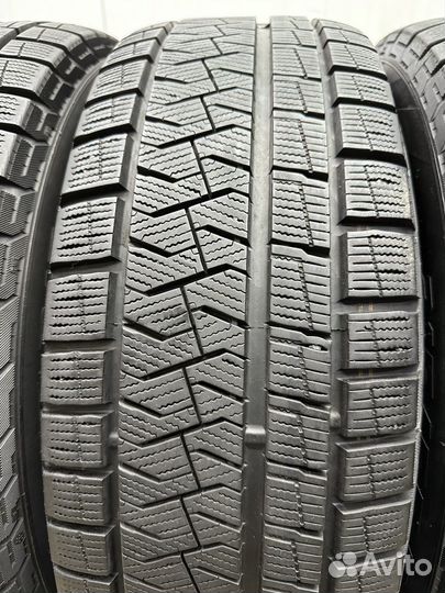 Pirelli Ice Asimmetrico 215/55 R17 94Q