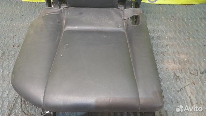 Сиденье заднее правое Toyota Rav4 A40 2.0 diesel