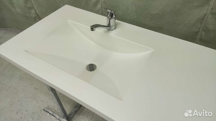 Продам столешница с мойкой для ванной