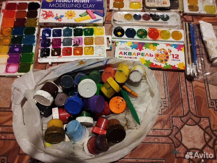 Краски пластилин гуашь кисточки