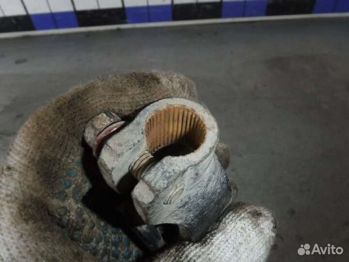 Рулевой карданчик Mitsubishi Pajero 3 6G74 2001