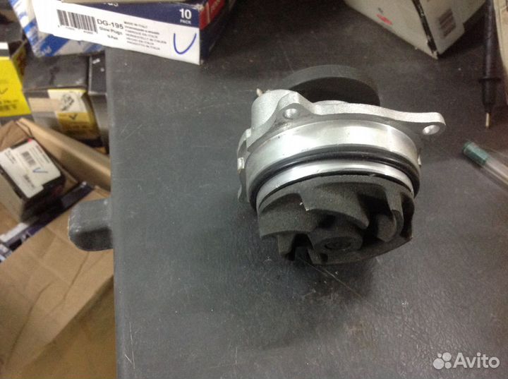 Водяная помпа на ford focus 1 .1998 -2004 год