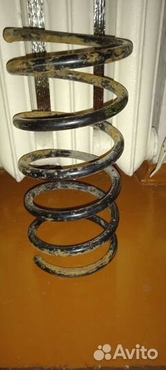 Продам пружину переднюю на Хундай Акцент