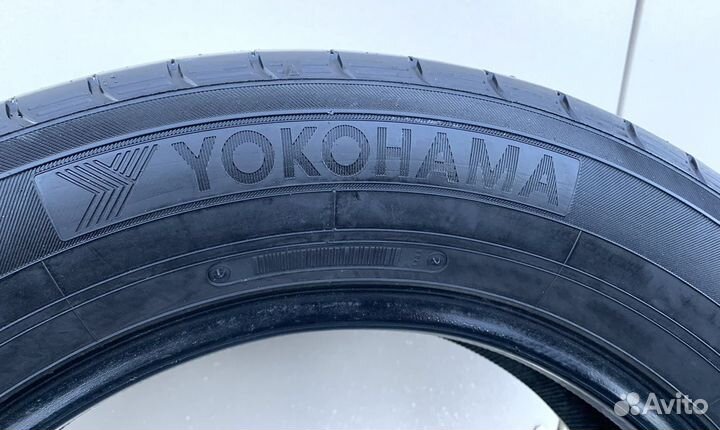 Yokohama BluEarth RV-01 215/60 R16
