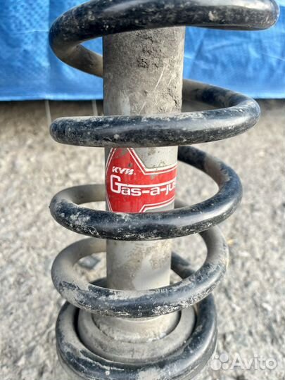 Задние стойки от Lexus IS 250