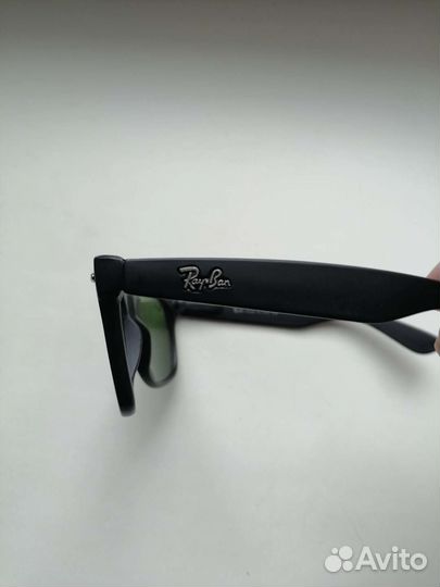 Солнцезащитные очки Ray Ban