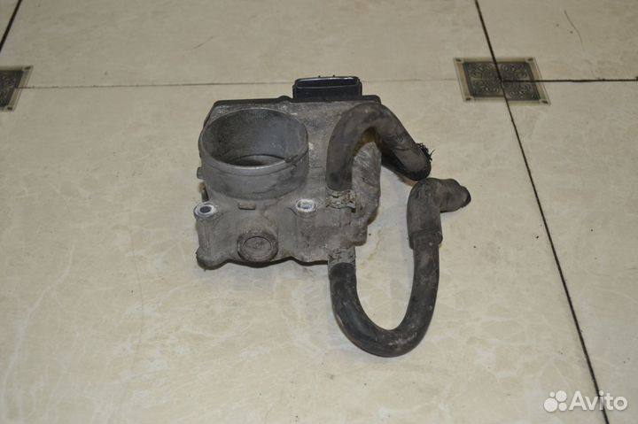 Дроссельная заслонка Toyota Corolla e150