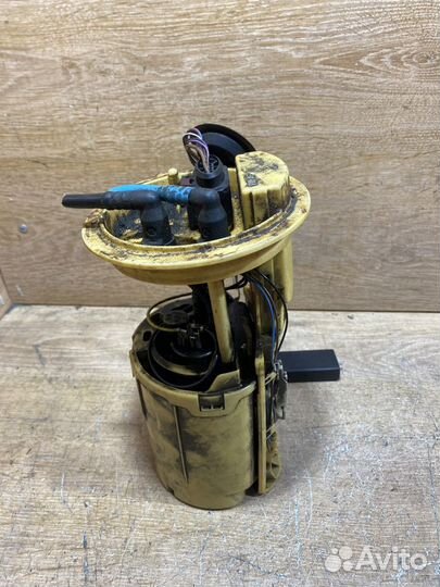 Насос топливный Volkswagen Golf 5 дизель N83