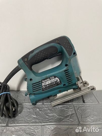 Электрический лобзик Makita 4329