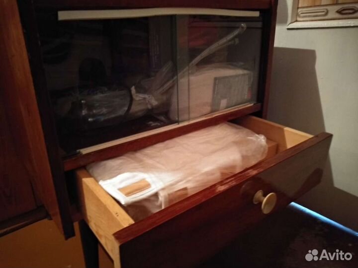 Тумба под телевизор или прикроватная