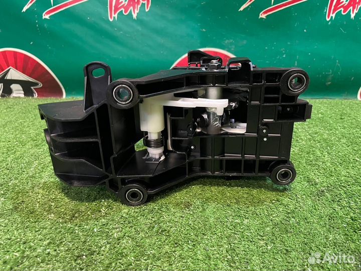 Селектор АКПП Toyota Avensis AZT251 2AZ-FSE 2007