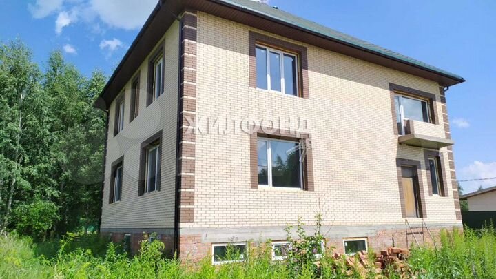 Дом 400 м² на участке 10 сот.