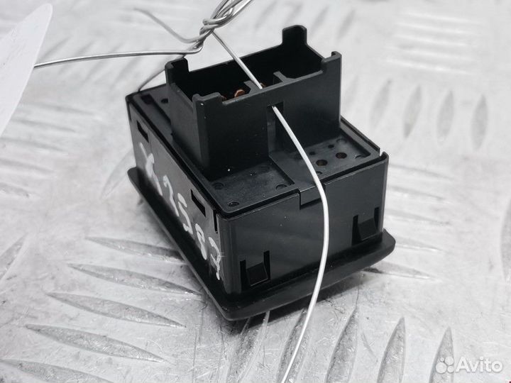 Кнопка (выключатель) Suzuki Ignis (FH) 2001