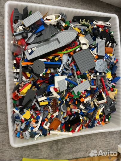 Lego россыпью, частично с инструкциями