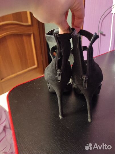 Босоножки женские 39 размер