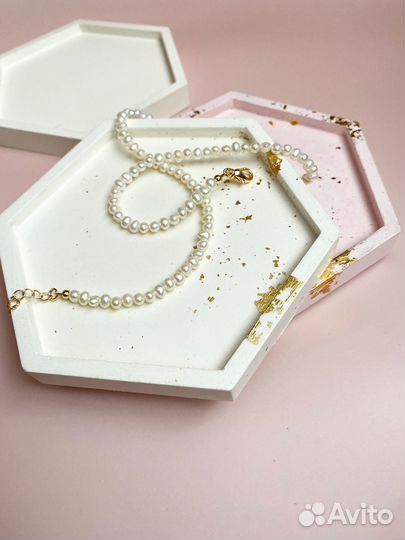 Подставка интерьерная из гипса