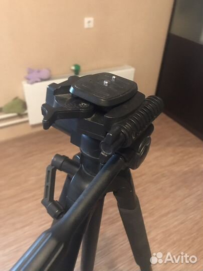 Штатив для фотоаппарата