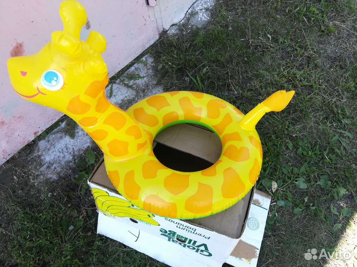 Надувной круг для плавания