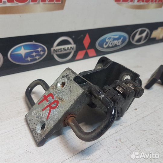 Петли двери передние правые Audi Q7 4L 2009