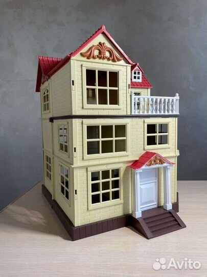 Домик кукольный