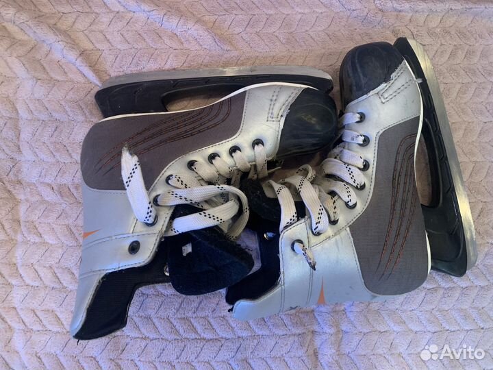 Коньки хоккейные Larsen