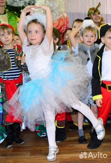 Новогодний костюм снежинка на девочку 3-4 года