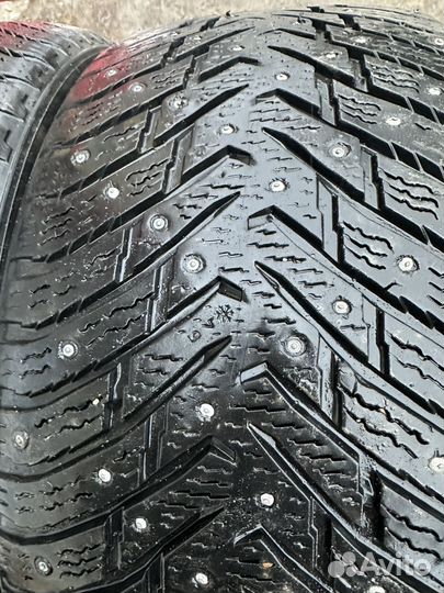 Nokian Tyres Hakkapeliitta 8 255/40 R19 и 285/35 R19