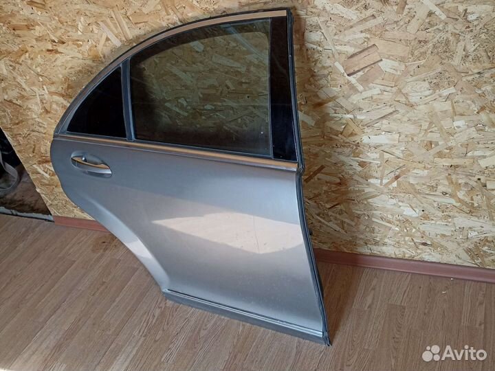 Дверь задняя правая Mercedes W221 S класс