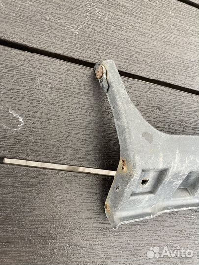 Накладка левого крыла нижняя ford focus 2