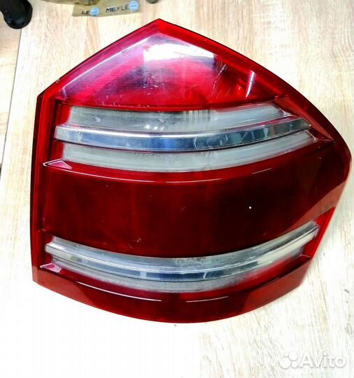 Фонарь задний правый Mercedes GL X164