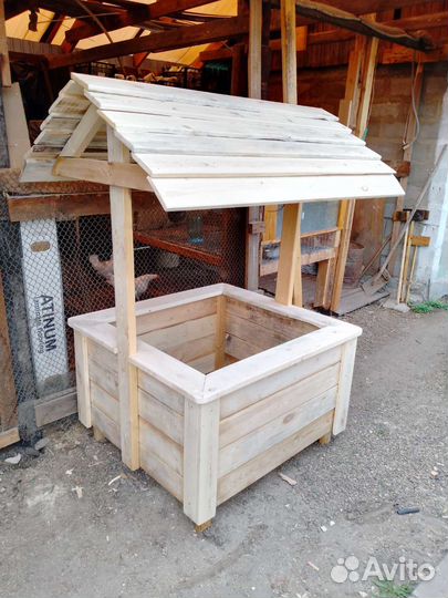 Декоративный колодец