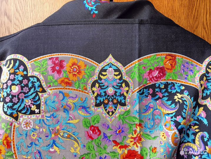 Павловопосадская шаль (платок) Медальоны - 18