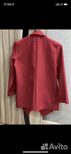 Пиджак женский темно-красный 44