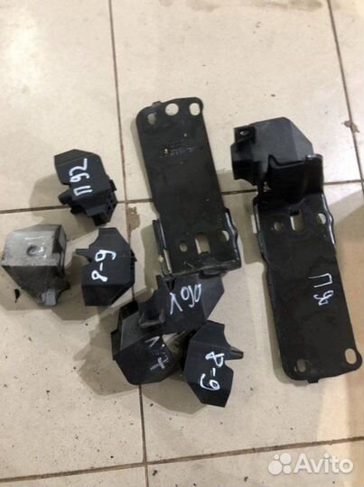 Крепление кассеты радиаторов Bmw E9X