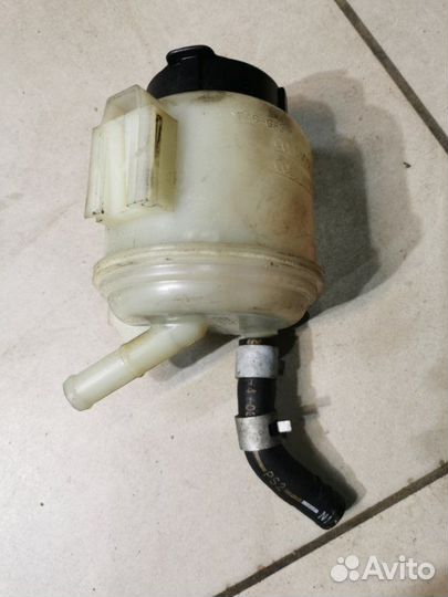 Бачок для тормозной жидкости Nissan Primera WTP12