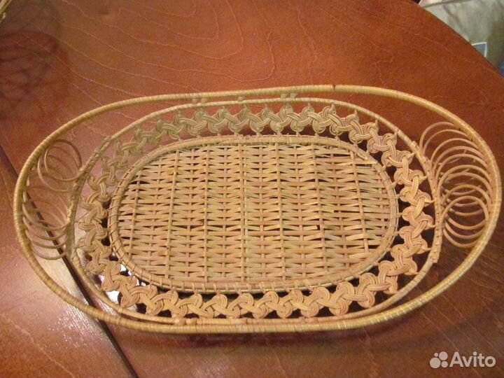 Изделия сувенирные деревянные и из соломки